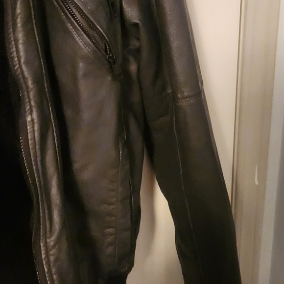 Guess faux leather jacket with removable hood. - Picture 11 of 11